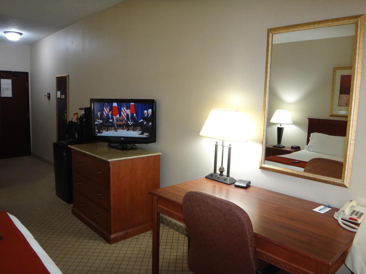 Windsor Inn & Suites Dodge City Dış mekan fotoğraf